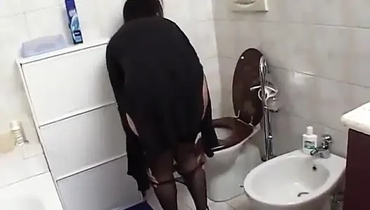 The wife of my neighbor, sucks my cock like no one!