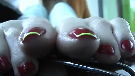 Тренировка фут-фестингов рабыни, порнозвезда