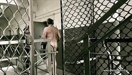 Dominatrix sahibe April - kancalı edepsiz köle