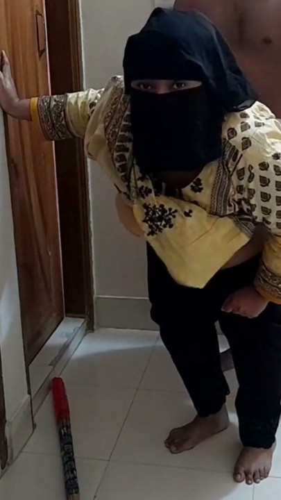 ek chor ghar mein aya aur mere wife ko kutte ke tarah choda Jabardast (came to the house &amp; fucked housewife Doggy style) | Clip 2