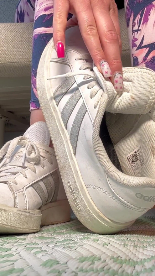 Leggings & Orange Sock Tease – Slow Shoe & Sock Removal with Close-Up Soles | Clip 1
