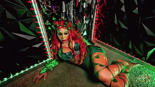 Ivy's Kiss Bloom of Ruin