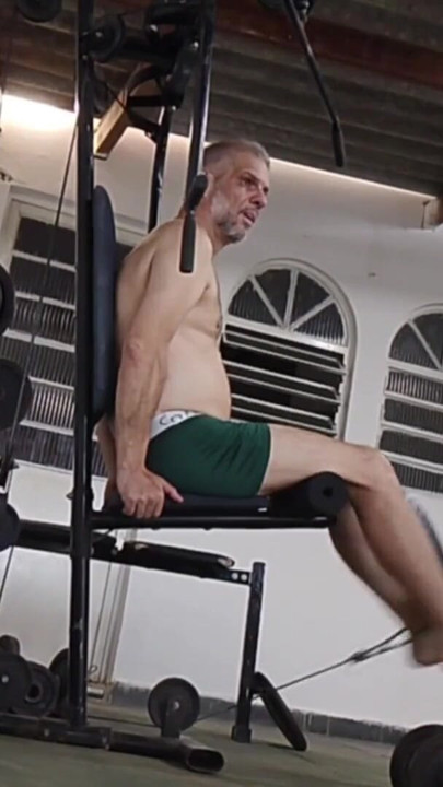 Camera films naked crown at the gym | Clip 1