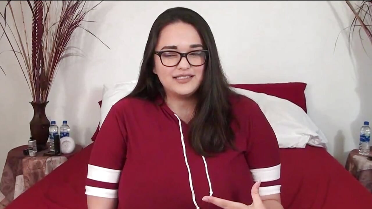 Jarooratmand, bahti chhaati vaali aalishaan chodne laayak mammiyaan laalach se dandit karte hue nigalti hain, haavi gand chudaee, bhaari ke roop men kore maarti hain