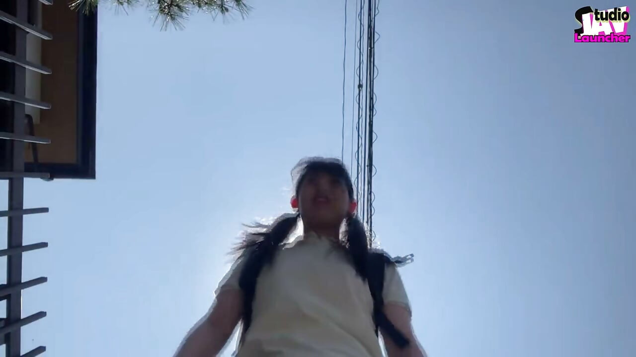Public Self-play - a True Ona-girl Records Her Quiet Peak on a City Walk Chapter-4
