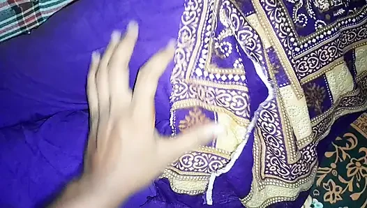 Ibu tiri Amerika yang mengantuk ingin ngentot karena memeknya yang lapar