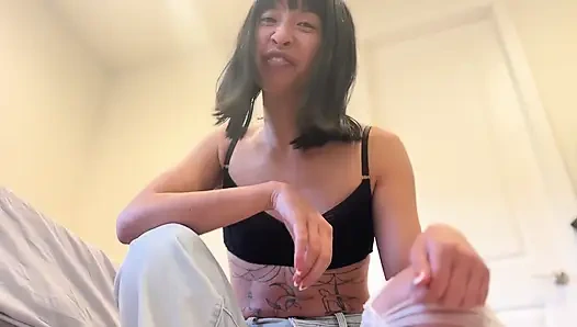 Giantess Squats in Jeans