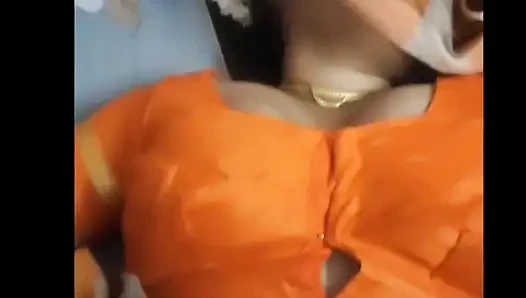 Подборка видео траха с сексуальной домохозяйкой дези в сари и блузке в видео от первого лица