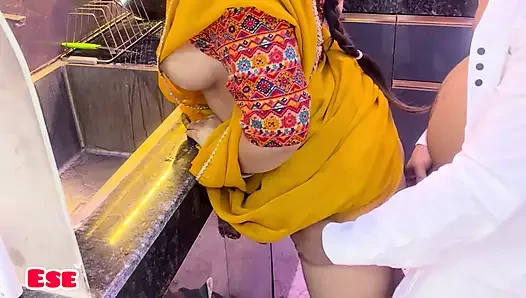 Naukarani Ki Behan To Ussey Bhi JADA Maaldaar Nikli....
