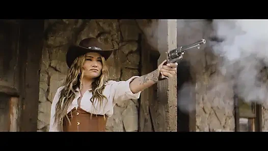 DIGITALPLAYGROUND - Aria Alexander использует ее чары и большой страпон, чтобы избежать ареста с полицейским Jasmine Webb