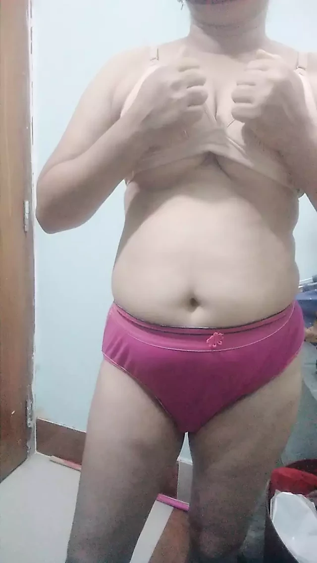 Pakistani Cam Show Desi Bhabhi - Big Tits
