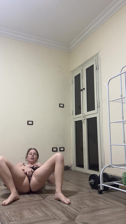 Cycki poruszają się podczas sportu