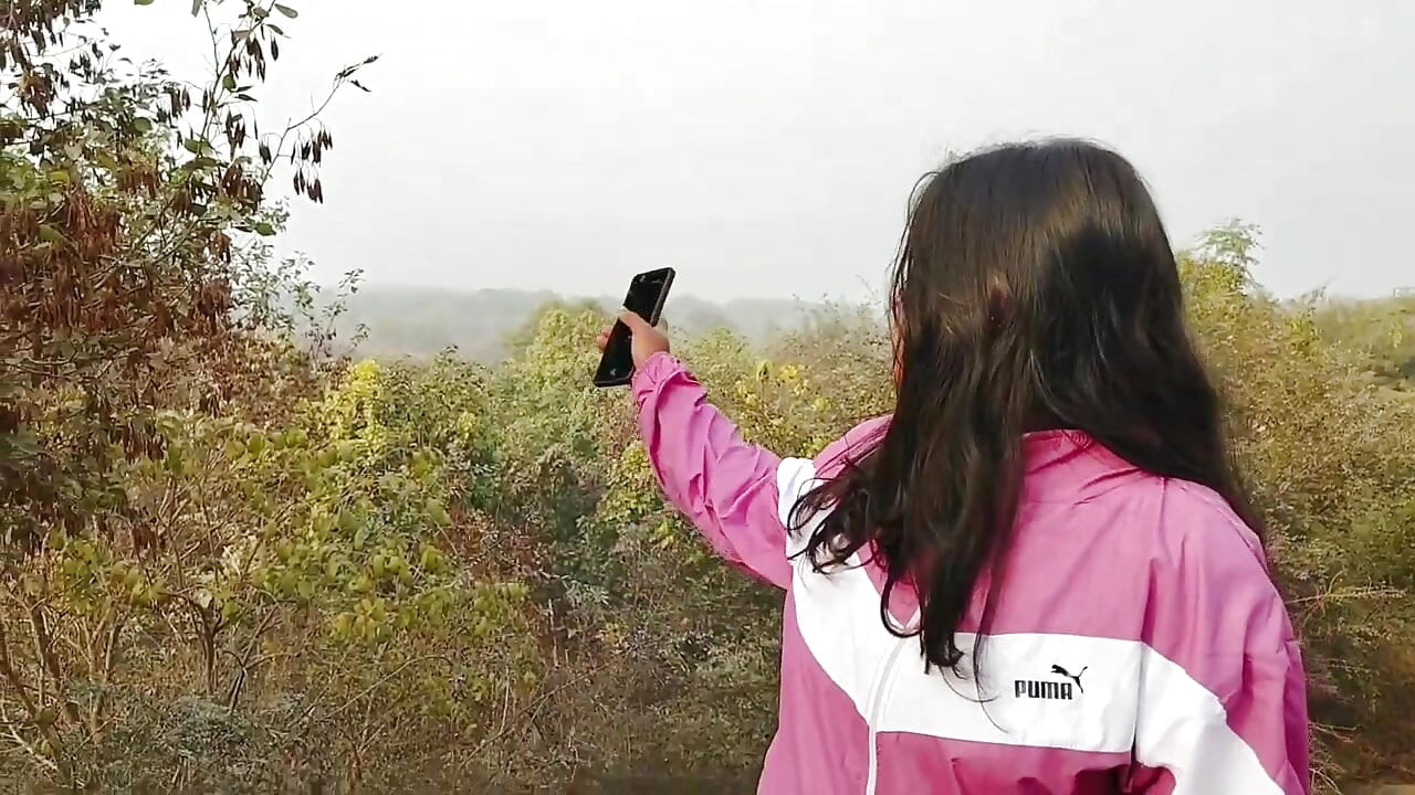 Horny Bengali secretary fucks her boss in Delhi to maintain her sexy figure