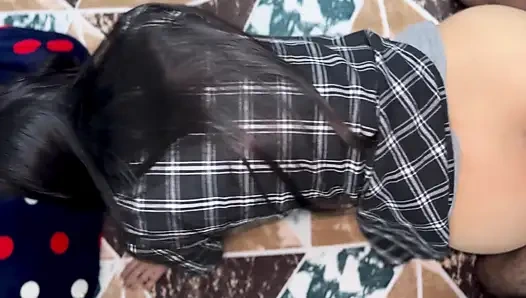 Teilte Das Bett Im Zimmer Mit Der Ehefrau Eines Freundes Und Fickte Ihre Muschi Die Ganze Nacht