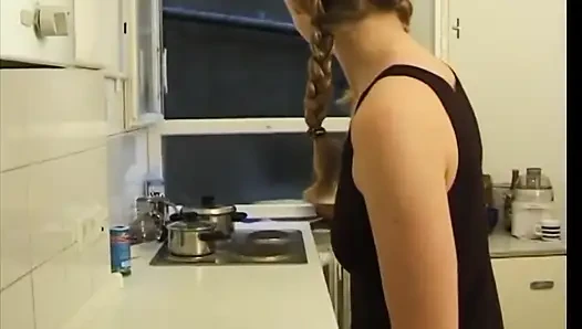 Teen in der küche