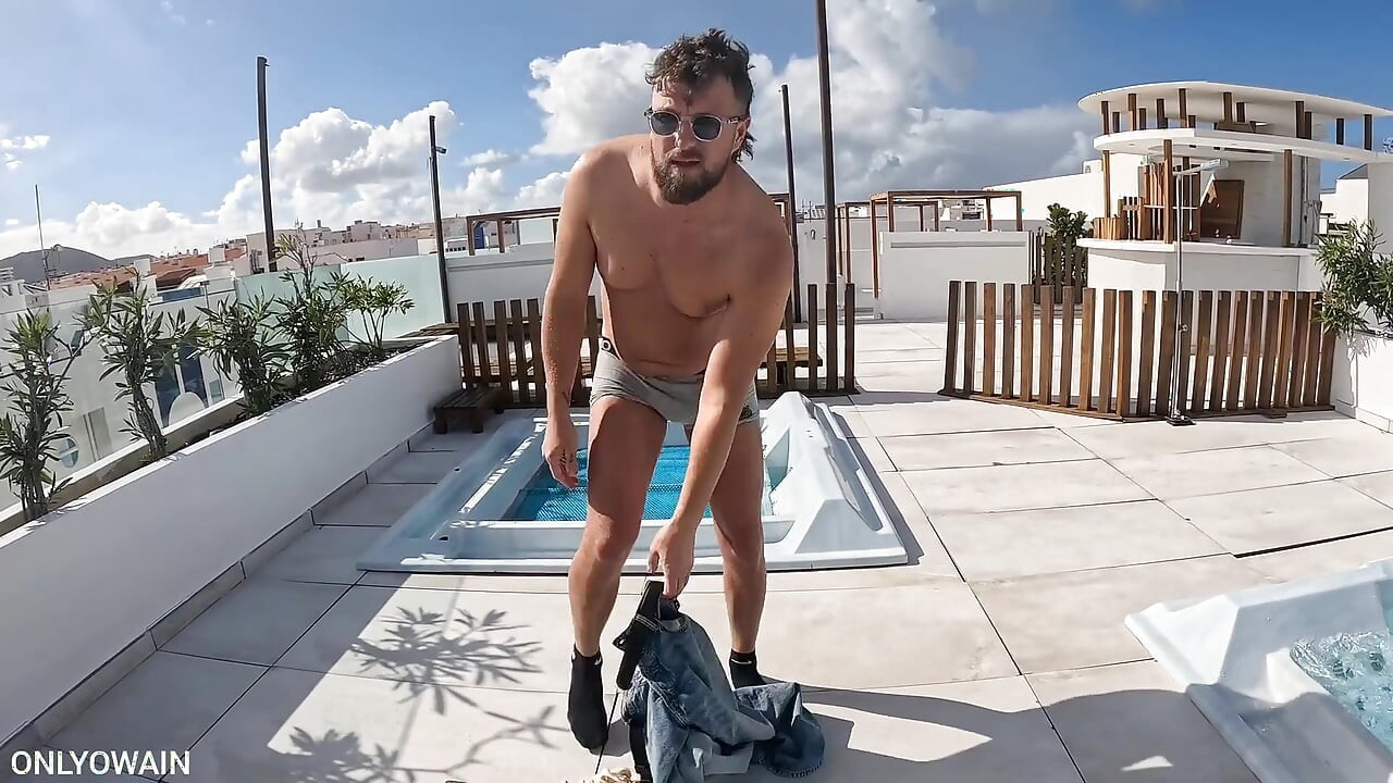 Pee Desperation in the Hot Tub