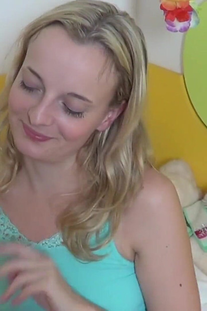 Shy skinny blonde teen creampied by stranger when push his ass to him