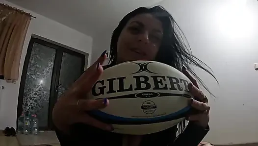Rugby Ball Fetish - ngomong jorok, ngentot kontol dan jilat peler si cewek gilbert