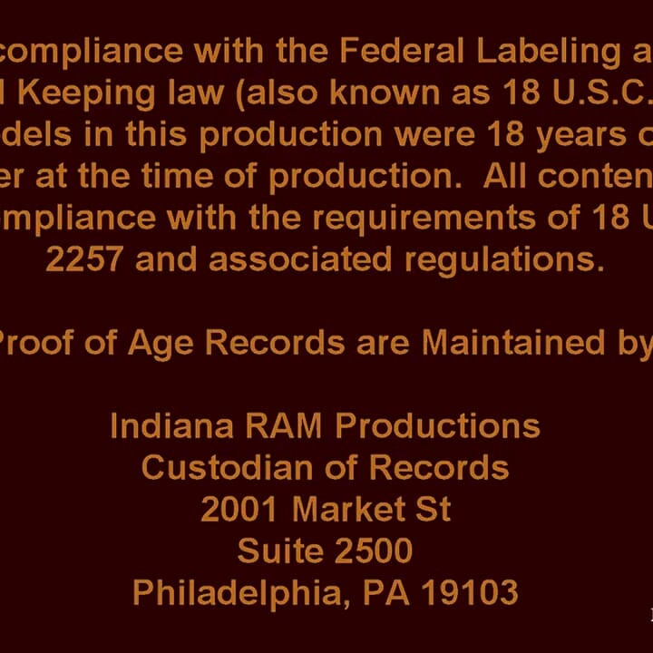 นักเปลื้องผ้าตรงโดนตี - Cody