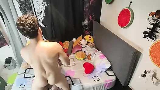 Твоя девушка любит подавать мне вкусно, когда мы одни!