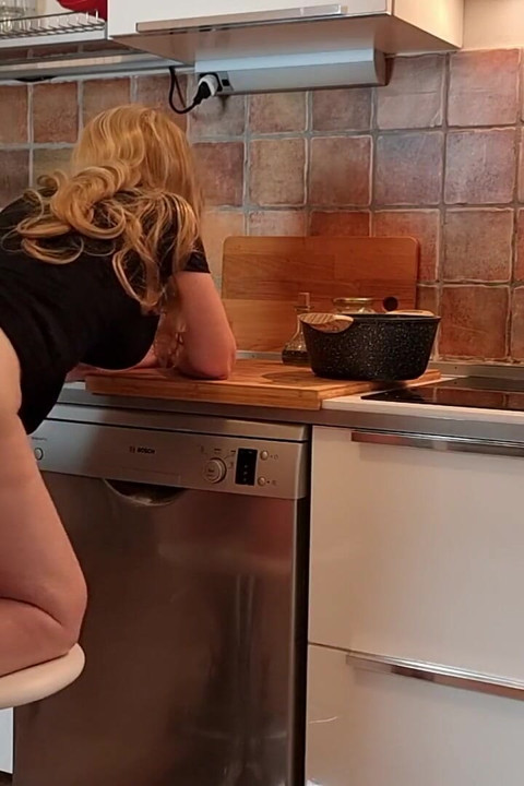 Pornchef S01e12 - the Blonde of the Castle - Midnight Feast