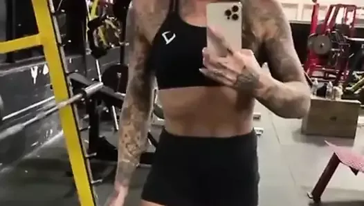 Sexy fitness babe