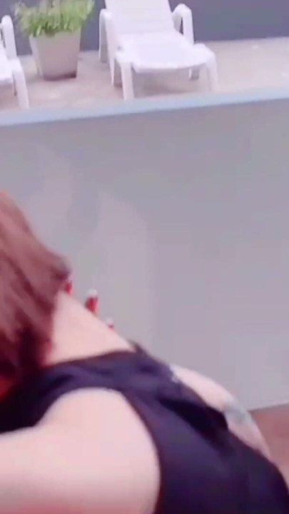 Hermosa chica tailandesa follada por el amigo de su novio en su habitación. | Clip 1