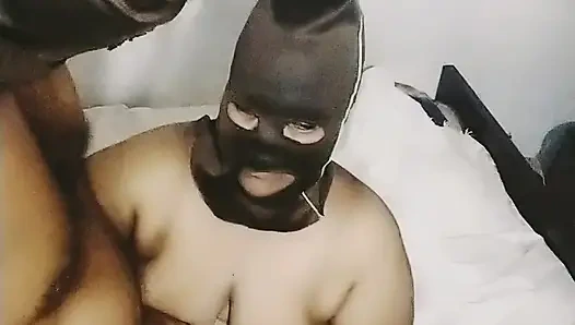 Penampilan seksi ibu tiriku