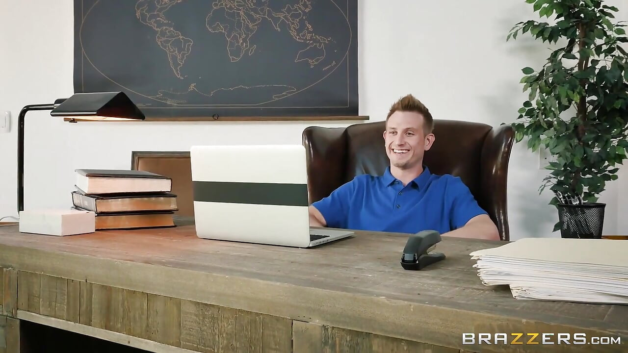 Brazzers - Layla London Has Lots in Common with Her Stepdad, They Both Like to Watch Porn & Fuck