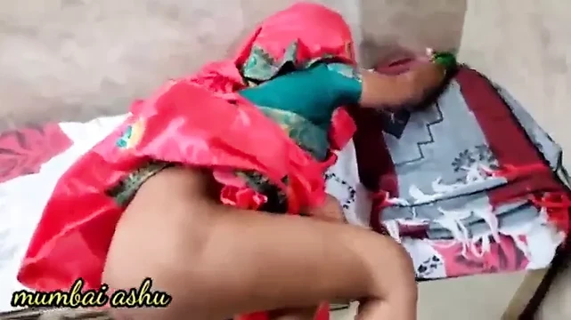 Indian bhabhi dusari suhagraat ki chudai saree me