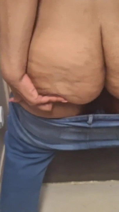 BIG BOOTY ANAL QUEEN SHAKING HER PHAT ASS AT HOME | Clip 1