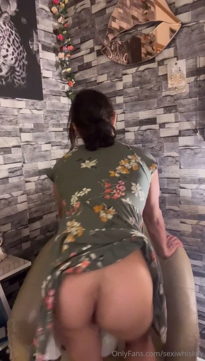 淫荡在太阳装