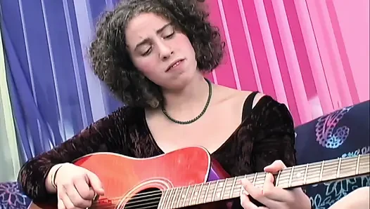 Nautral kıllı kızın her yerinde eic kılları var! Solo Sonja
