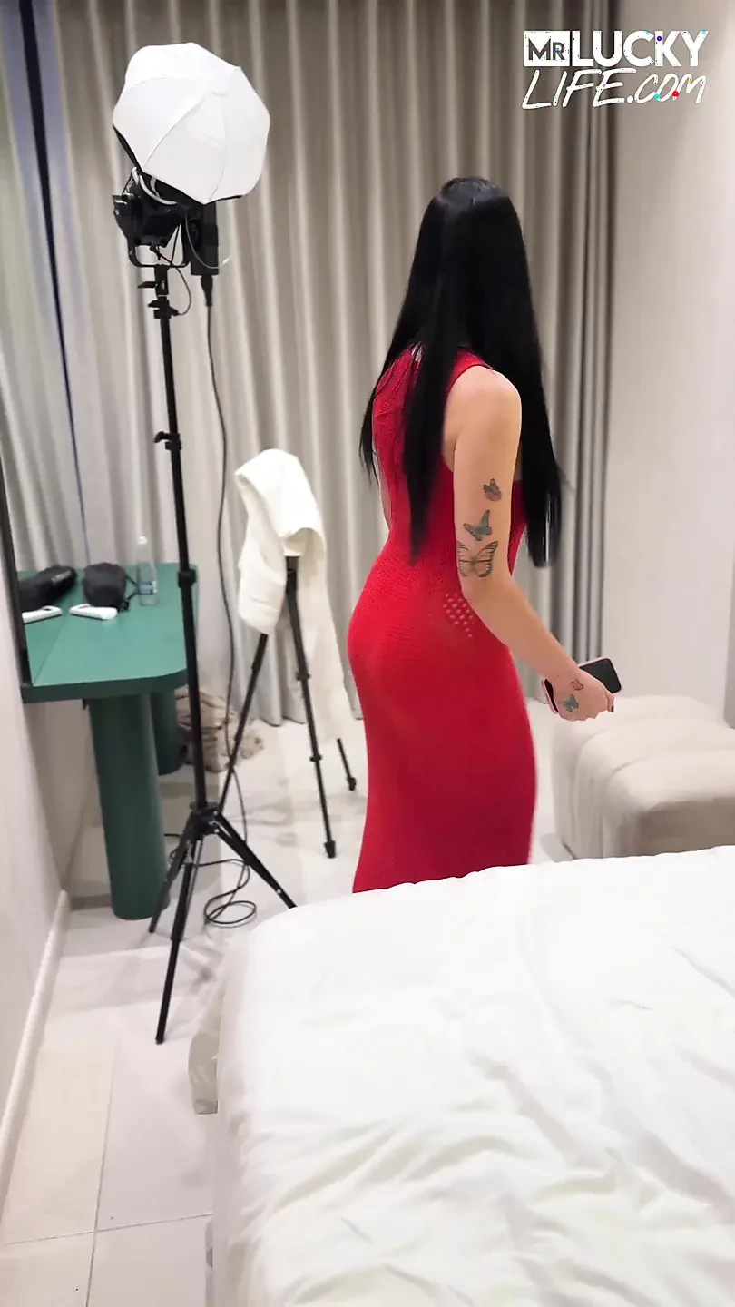 Latina Babe Yenifer Chacon Flirts On The Rooftop