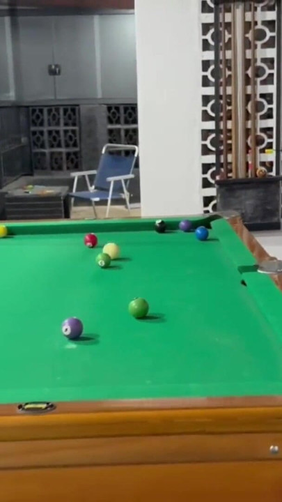 Sr Carmona and Victor Ferraz playing naked billiards | Clip 1