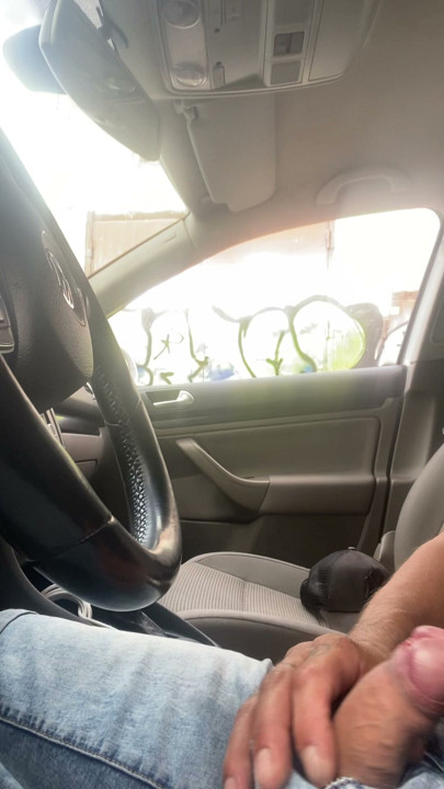 I'm jerking off in the car