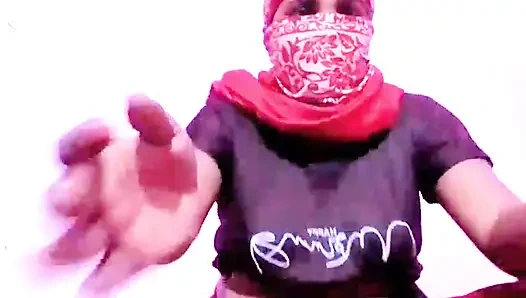 Bada bada dudh ko milte hue Kisi Ko Khoj rahi hai