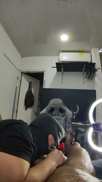 Throat Champ Black Mask 2