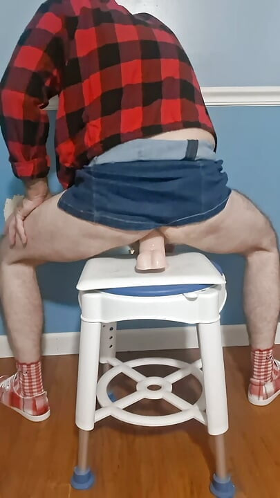 Sentada no meu amigo