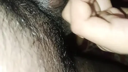 Guy takes advantage of old pickup scheme to Russian girl
