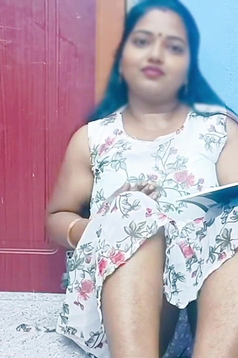 Step Sister Got Horny When Caught Her Step Brother Jerking off - Viral Video
