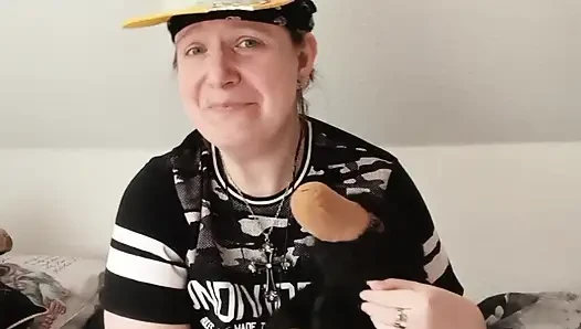 Men in the early 2000s be like... (A cosplay parody fairytale)