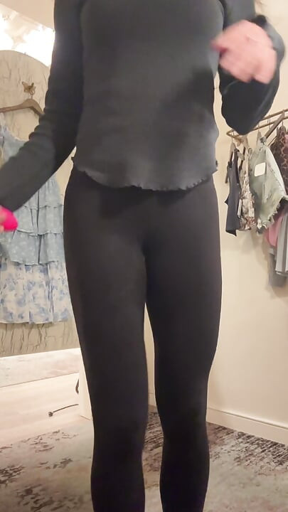 Cumming Hard in the Change Room!!