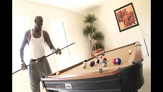 Toket penuh nafsu penuh dengan bekas gigitan