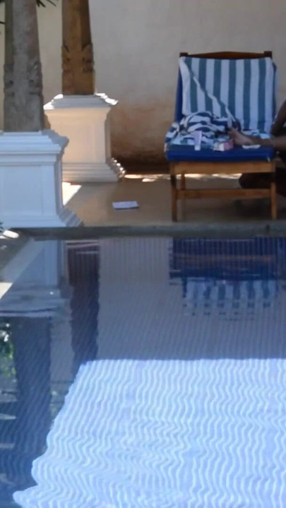 أجمل ربة منزل منزلية تحلق كسها في الهواء الطلق عارية بالكامل لأول مرة # هندية #housewife #outdoor # خلع ملابسها # عارية بالكامل | مقطع 2