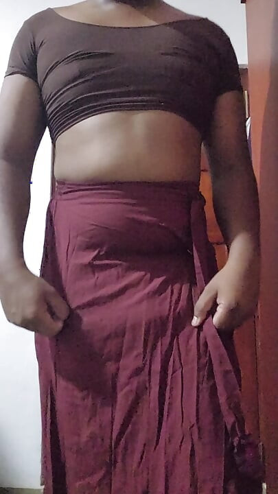 Sri Lankan Sissy Girl Ash Perera Showing Her Body