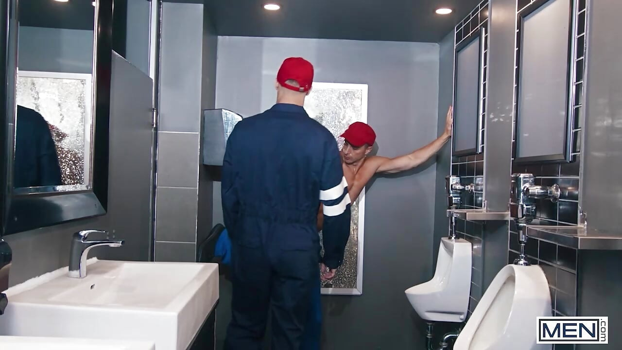 Erkekler - Kenzo Alvarez ve Arno Antino ırk sonrası vahşi bir üçlü grup seks için