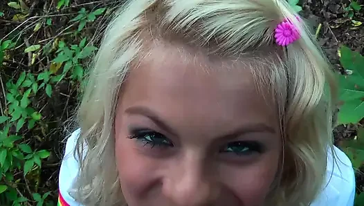 Beautiful blonde does outdoor blowjob