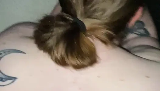 Белую жену трахает с батплагом в ее заднице мексиканский муж