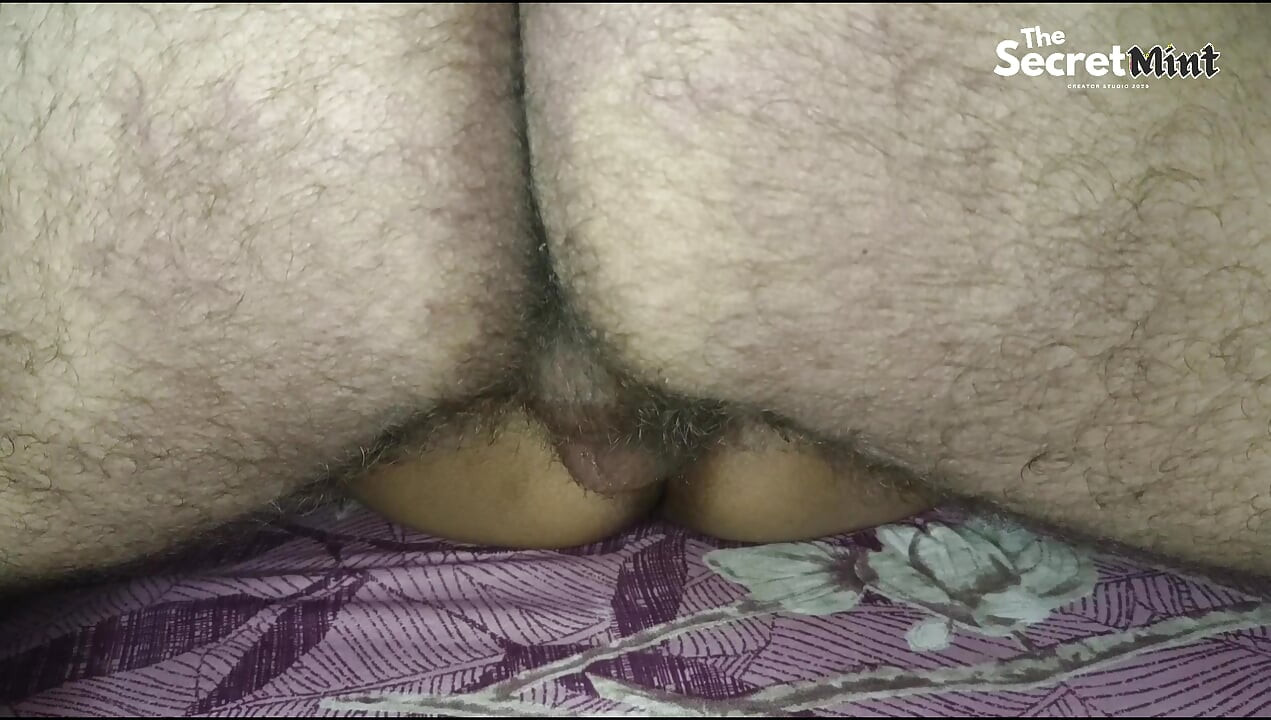 Real Indian Amateur Couple Having Wild Bedroom Romance (HD)